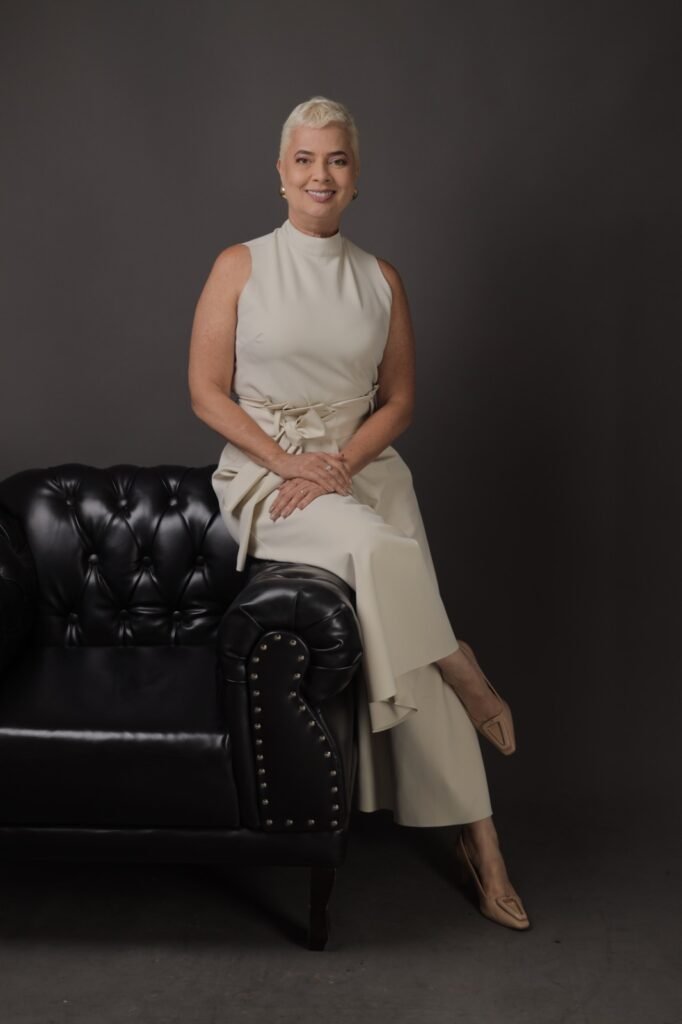 "O luxo que se move em silêncio" - Por Sacha Myrna 4 Blog do Eliomar