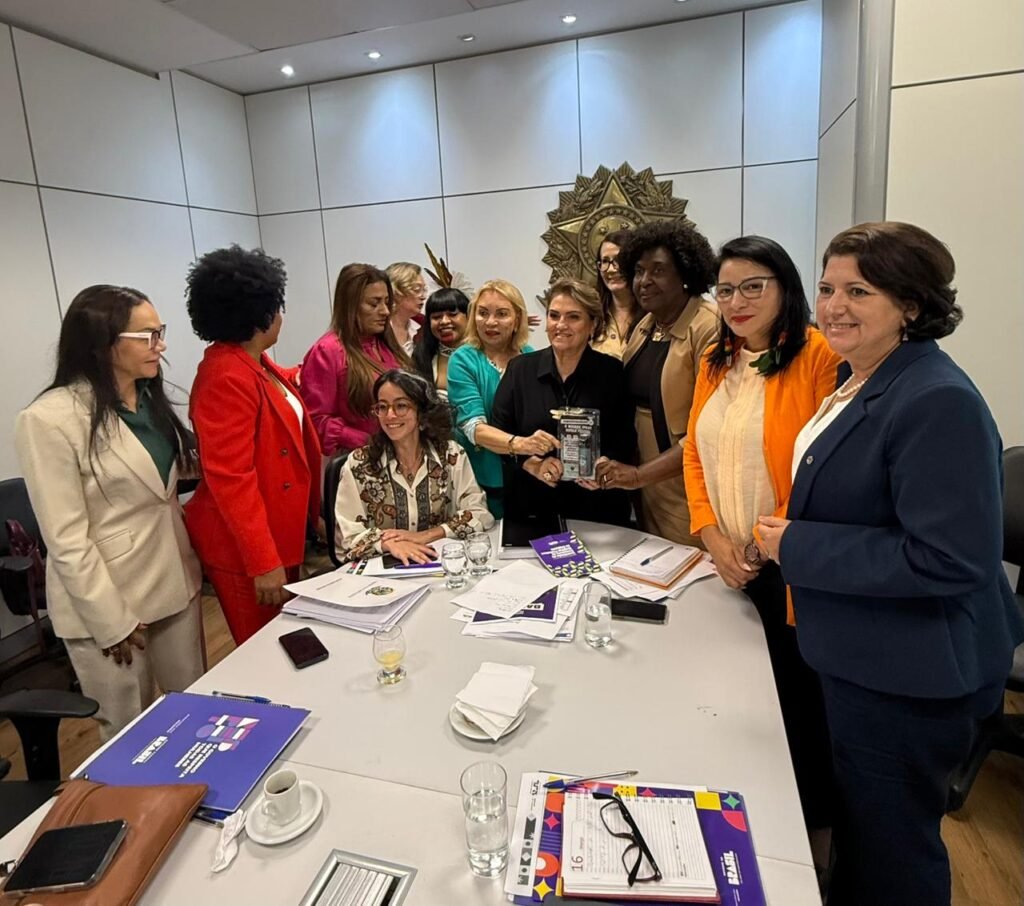 Spray de pimenta para mulheres - Projeto avança na Câmara 50 Blog do Eliomar