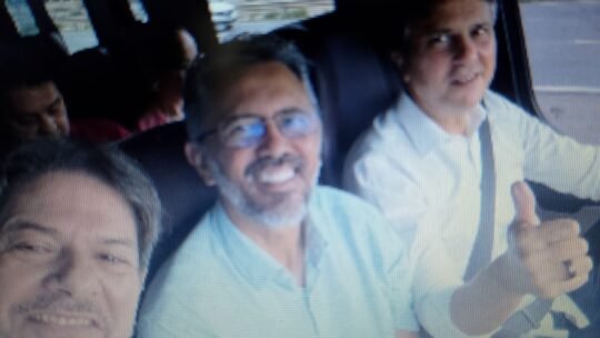 Nessa van eleitoral... sempre cabe mais um: Camilo, Cid, Elmano... 1 Blog do Eliomar