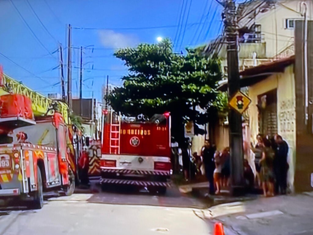 Incêndio atinge apartamento de prédio no bairro São João do Tauape, em Fortaleza 9 Blog do Eliomar
