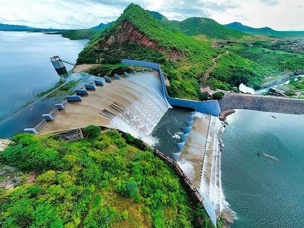 Açude Orós já está sangrando 2 Blog do Eliomar