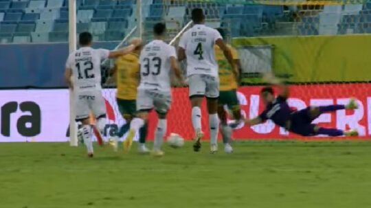 São Richard pega dois pênaltis e Vozão vence Cuiabá com gols de Alano 1 Blog do Eliomar