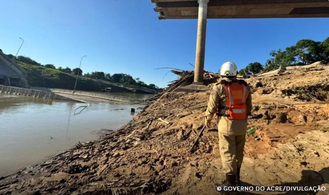 Ponte de R$ 36 milhões desaba e deixa quatro feridos no Acre 4 Blog do Eliomar