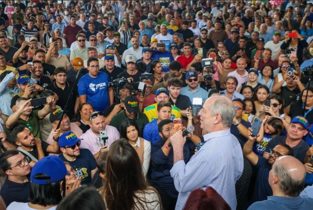 Ciro recebe carta de compromisso de lideranças da Serra da Ibiapaba 1 Blog do Eliomar