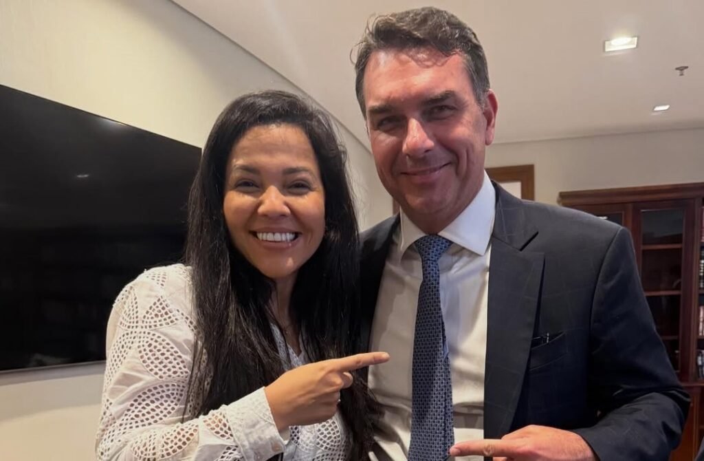 Cearense Priscila Costa é cotada para vice de Flávio Bolsonaro 4 Blog do Eliomar