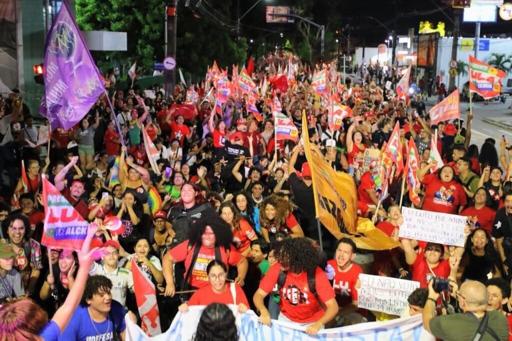 Movimento da Juventude com Lula leva 35 mil pessoas à Avenida da Universidade 1 Blog do Eliomar